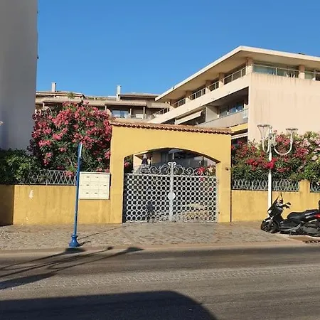 Spacious Sea View Apartment With Parking - Air Conditioning Cavalaire-sur-Mer