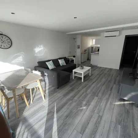 Apartment Spacious Marina & View